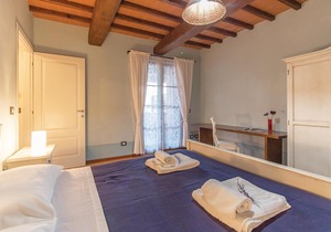 This property is one of four very cosy apartments which are located at the edge of a pretty traditio