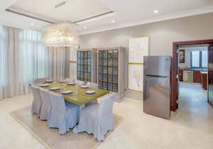 Upgraded 6Bedroom Villa on Beach The Palm Jumeirah