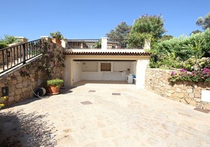Villa Close to the Beach with Stunning Sea View, Garden and Terrace