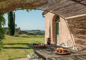 Villa in Montalcino with 9 bedrooms sleeps 18