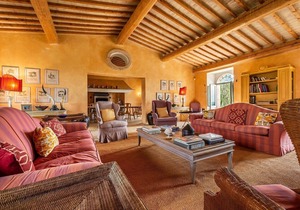 Villa in Montalcino with 9 bedrooms sleeps 18