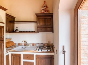 Farmhouse Swimming Places | Caprese Michelangelo