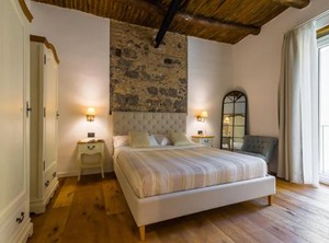 La Minerva | Historical Downtown Salerno