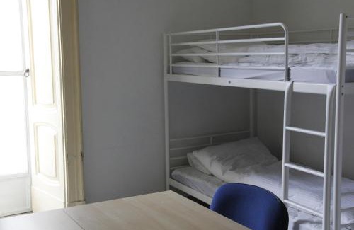 Naples City Centre House | 1 bed in Basic 6 Bed Female Room (share Bathroom)