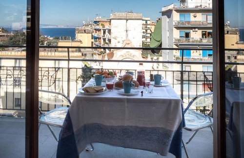 Sorrento City Centre Apartment | 100 m² Apartment ∙ 3 bedrooms ∙ 8 guests
