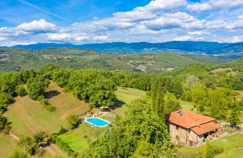 Ortignano Raggiolo Villa | 100 m² Villa ∙ 5 bedrooms ∙ 10 guests