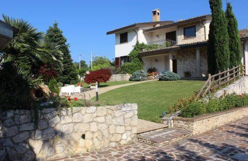 Lettomanoppello Villa | 1000 m² Villa ∙ 3 bedrooms ∙ 8 guests