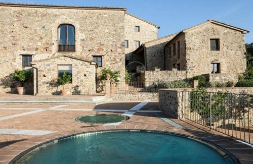 Monticiano Villa | 1000 m² Villa ∙ 14 bedrooms ∙ 28 guests