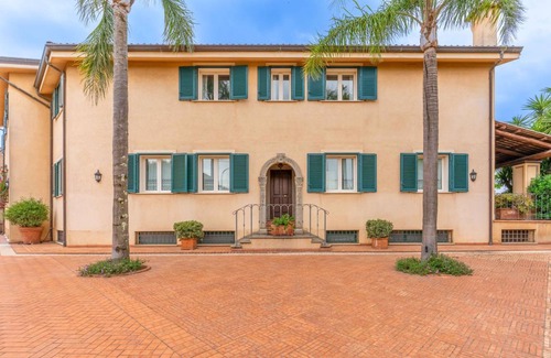 Polistena Villa | 1000 m² Villa ∙ 7 bedrooms ∙ 13 guests