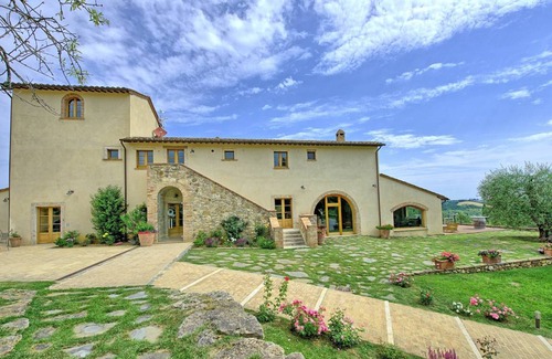Sarteano Villa | 1050 m² Villa ∙ 13 bedrooms ∙ 26 guests