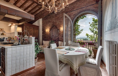 San Donato in Poggio Apartment | 130 m² Apartment ∙ 4 bedrooms ∙ 5 guests