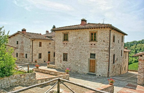 Grassina Apartment | 138 m² Apartment ∙ 3 bedrooms ∙ 6 guests