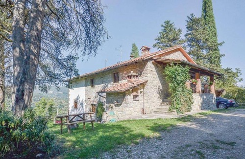 Ortignano Raggiolo Villa | 140 m² Villa ∙ 5 bedrooms ∙ 10 guests