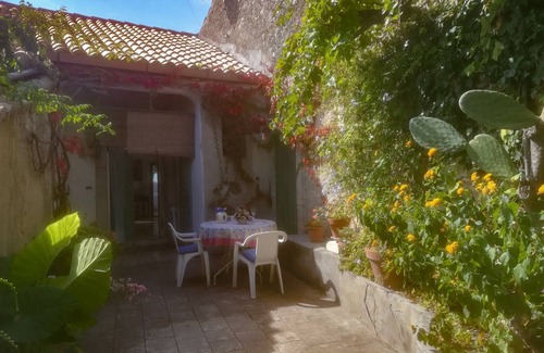 Gerace House | 150 m² House ∙ 2 bedrooms ∙ 5 guests