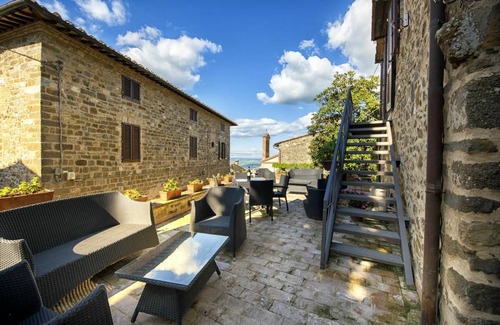 Montalcino Villa | 150 m² Villa ∙ 3 bedrooms ∙ 6 guests
