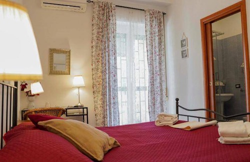 Fuorigrotta Bed & Breakfast | 16 m² Bed and breakfast ∙ 3 guests