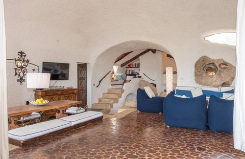Capriccioli House | 180 m² House ∙ 2 bedrooms ∙ 6 guests