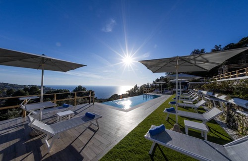 Anacapri Villa | 190 m² Villa ∙ 6 bedrooms ∙ 12 guests
