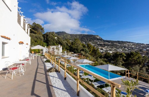 Anacapri Villa | 190 m² Villa ∙ 6 bedrooms ∙ 12 guests