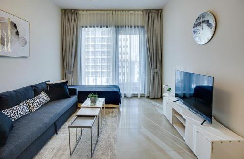 Dubai Marina Apartment | 1BD apt in Sparkle Tower by Swarovsky big capacity