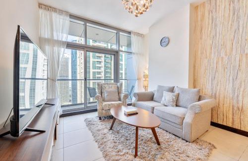Jumeirah Lake Towers Apartment | 1br Apt Near Metro - Jlt Pool Gym Fast Wi-fi