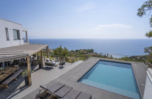 Joppolo Villa | 240 m² Villa ∙ 4 bedrooms ∙ 10 guests