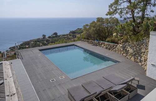 Joppolo Villa | 240 m² Villa ∙ 4 bedrooms ∙ 10 guests