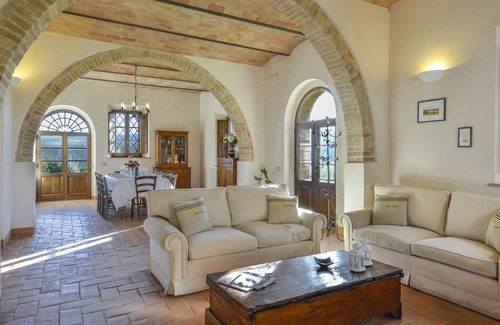 San Giovanni d'Asso Villa | 250 m² Villa ∙ 5 bedrooms ∙ 10 guests