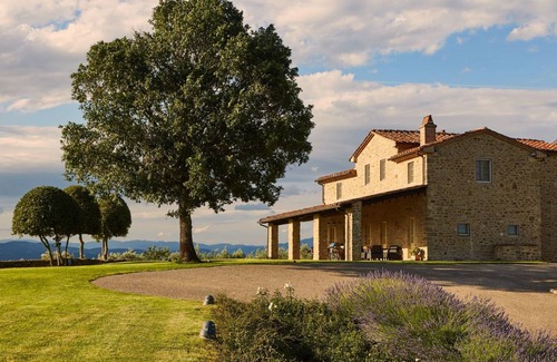 Arezzo Villa | 250 m² Villa ∙ 4 bedrooms ∙ 8 guests