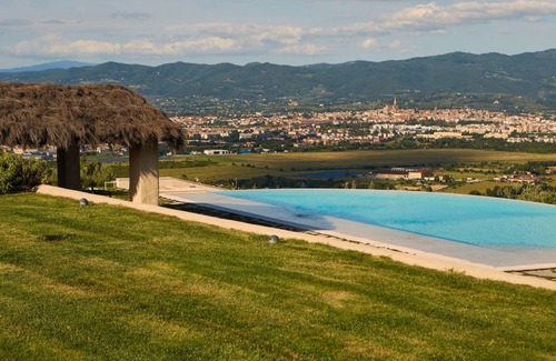 Arezzo Villa | 250 m² Villa ∙ 4 bedrooms ∙ 8 guests