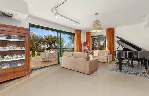 Schiazzano Villa | 250 m² Villa ∙ 12 bedrooms ∙ 24 guests