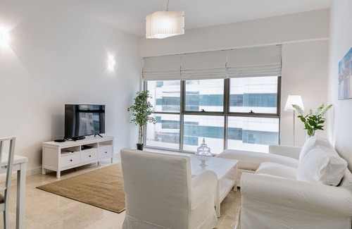 Al Barsha 1 Apartment | 2mins from Mall of the Emirates!