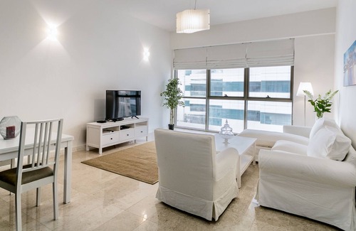 Al Barsha 1 Apartment | 2mins from Mall of the Emirates!