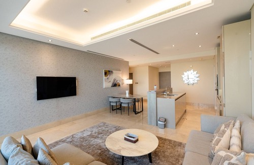 Palm Jumeirah Apartment | 3 Bed with Private Beach In Palm Jumeirah