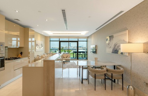 Palm Jumeirah Apartment | 3 Bed with Private Beach In Palm Jumeirah