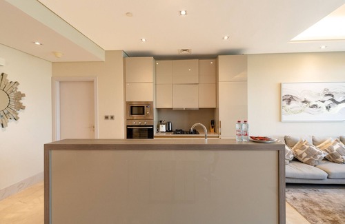 Palm Jumeirah Apartment | 3 Bed with Private Beach In Palm Jumeirah