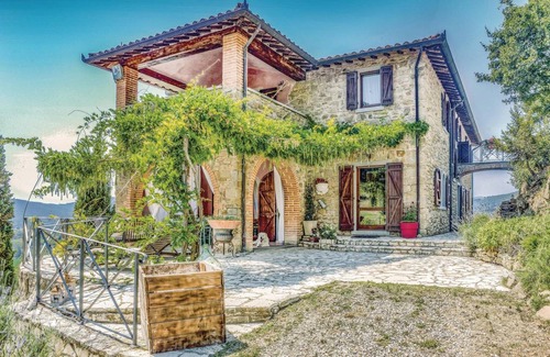 Passignano sul Trasimeno House | 300 m² House ∙ 4 bedrooms ∙ 8 guests