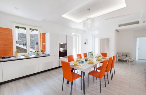 Marina del Cantone Villa | 300 m² Villa ∙ 6 bedrooms ∙ 12 guests