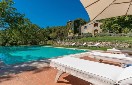 Sarteano Villa | 345 m² Villa ∙ 5 bedrooms ∙ 10 guests
