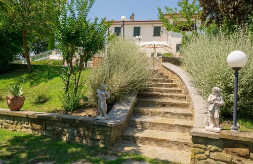 Montecchio House | 350 m² House ∙ 4 bedrooms ∙ 8 guests
