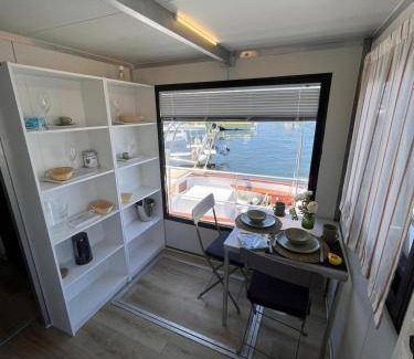 Licola Boat Rental | 36 m² Houseboat ∙ 2 guests