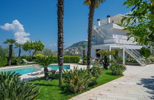 Vico Equense Villa | 370 m² Villa ∙ 4 bedrooms ∙ 10 guests