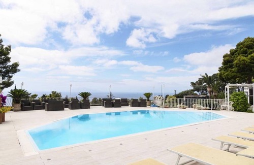 Anacapri Villa | 389 m² Villa ∙ 8 bedrooms ∙ 16 guests