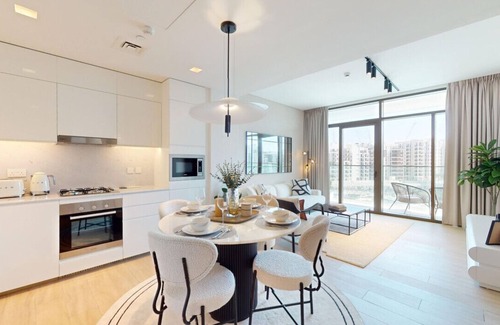 Dubai Apartment | 405 Palace Residence - Chic Two Bed with Creek View