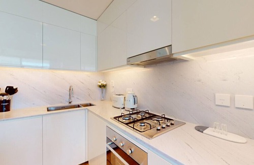 Dubai Apartment | 405 Palace Residence - Chic Two Bed with Creek View