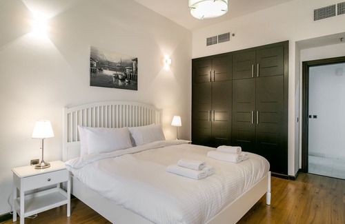 Al Barsha 1 Apartment | 5 mins from Mall of the Emirates!
