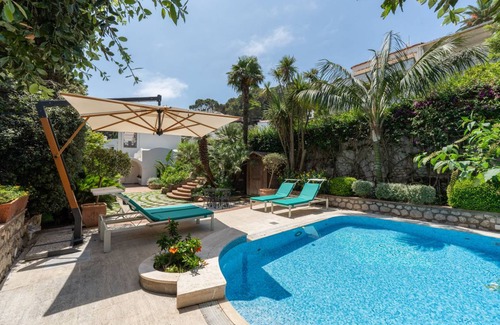 Capri Villa | 500 m² Villa ∙ 5 bedrooms ∙ 10 guests