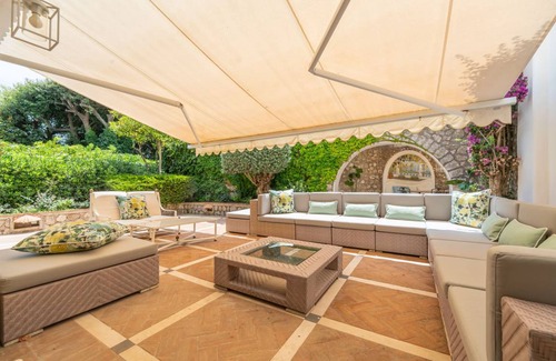 Capri Villa | 500 m² Villa ∙ 5 bedrooms ∙ 10 guests