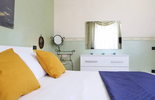 Naples City Centre Apartment | 60 m² Apartment ∙ 1 bedroom ∙ 4 guests
