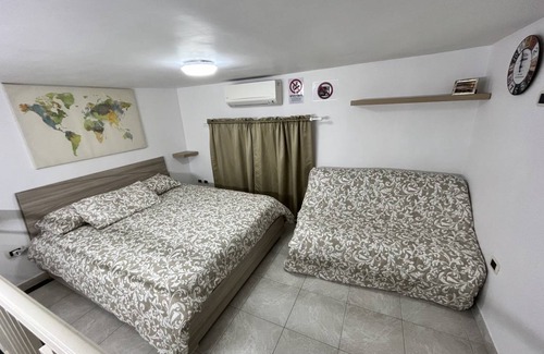 Naples City Centre Apartment | 70 m² Apartment ∙ 3 bedrooms ∙ 11 guests